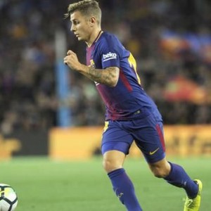  拜仁官宣签下利物浦中场强化阵容实力  